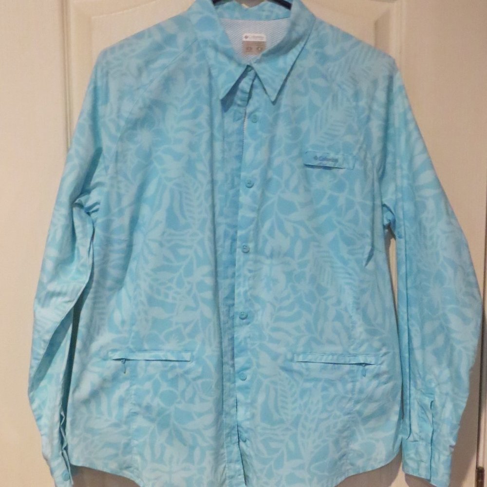 Columbia Sports Company Button-up Shirt Size Large
